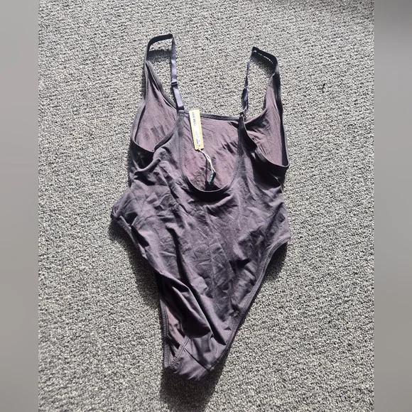 SKIMS ONEPIECE SWIM XL - Picture 2 of 3